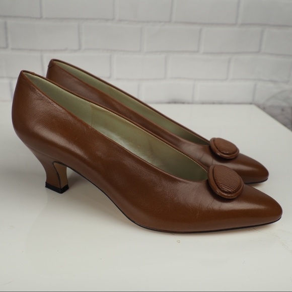 New Vintage Liz Claiborne sz 7.5 brown leather pumps - Picture 3 of 16